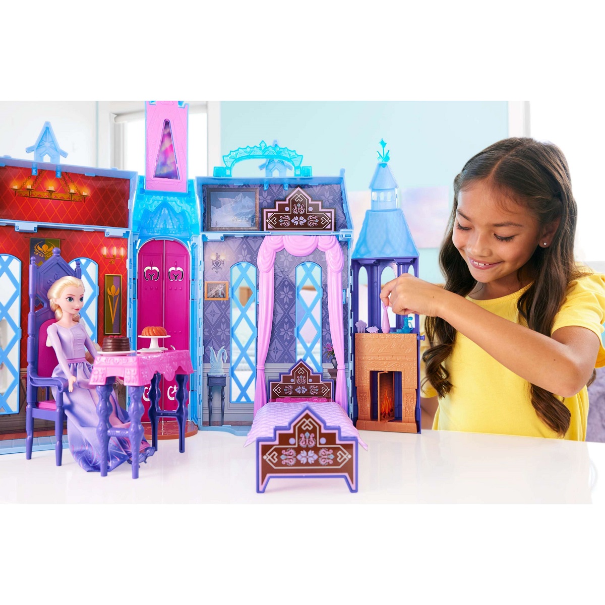 Mattel Disney Frozen Arendelle - Castillo de casa de muñecas (2+ pies) con  muñeca Elsa Fashion, 4 áreas de juego y 15 muebles y accesorios de Disney's