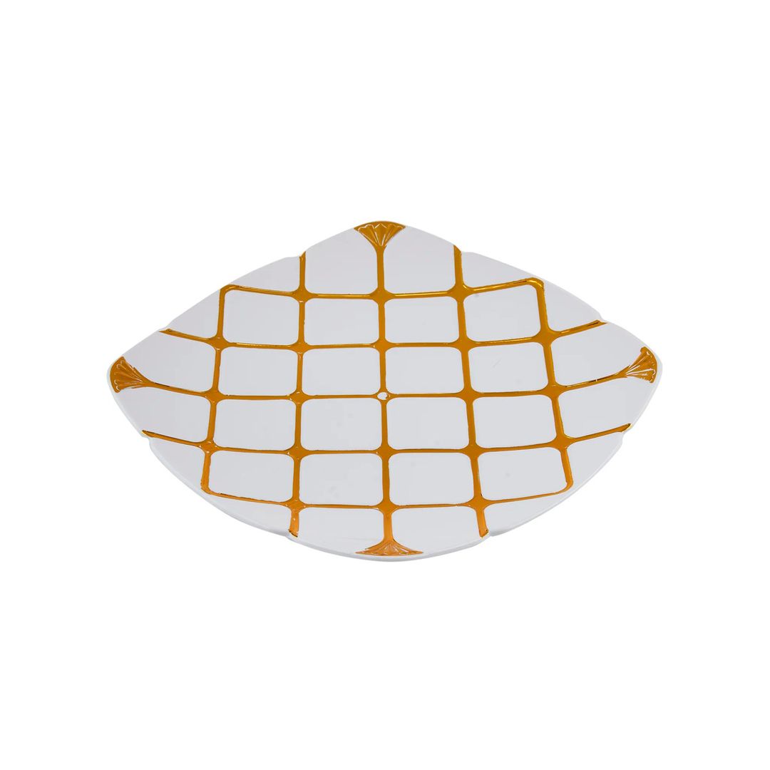 platos tendidos de loza